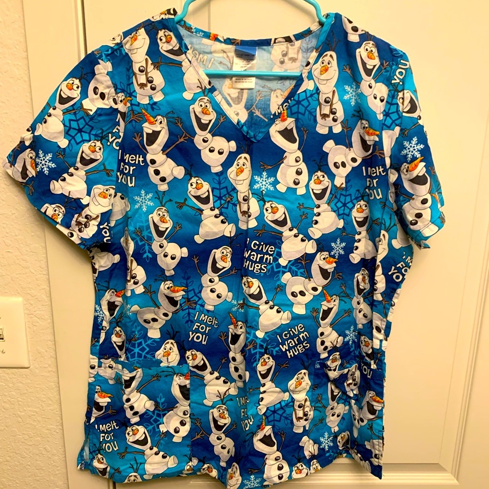 Disney Olof scrub top